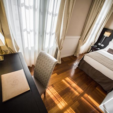 Victoria Hotel Letterario Trieste Esterno foto