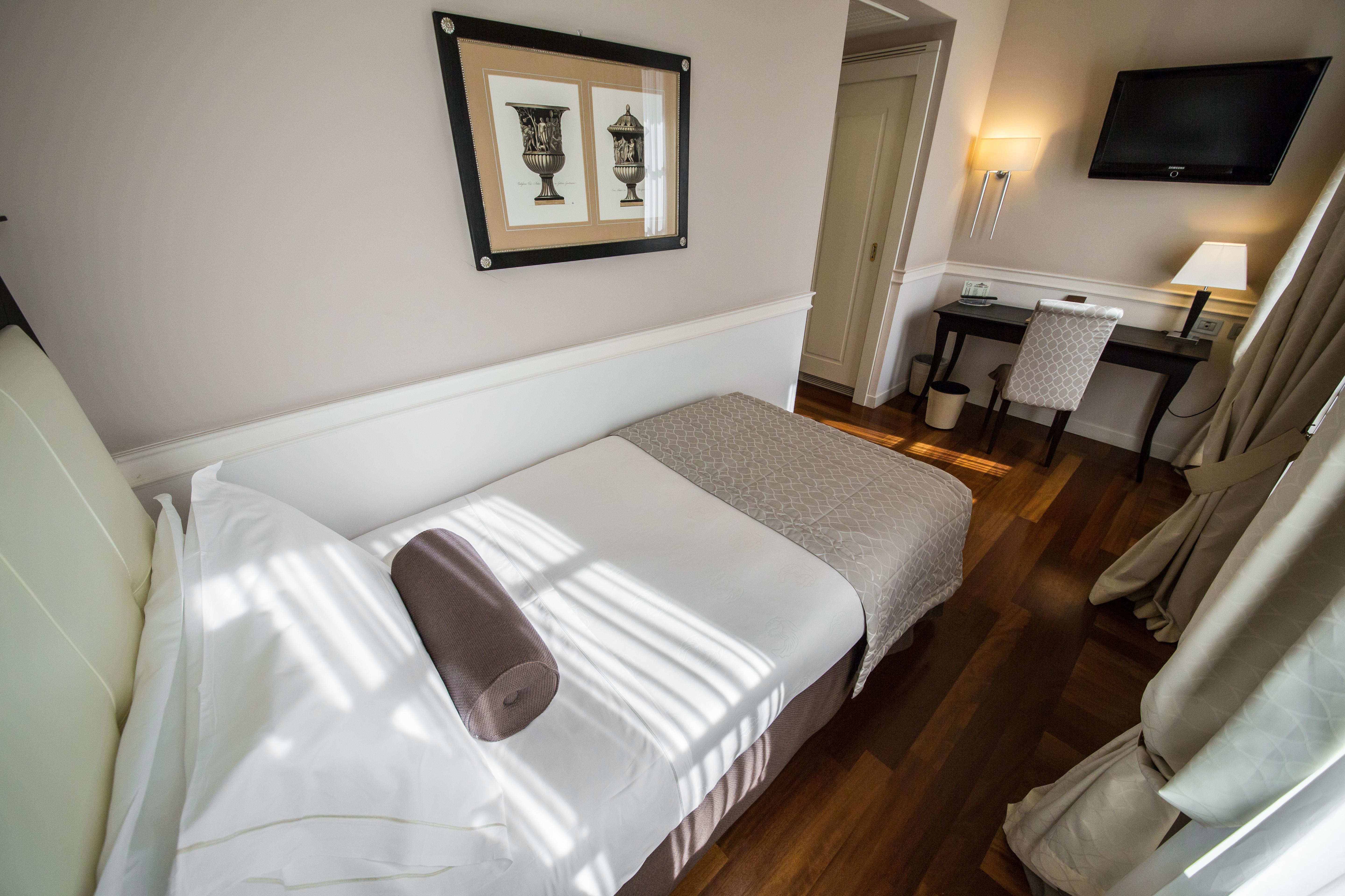 Victoria Hotel Letterario Trieste Esterno foto
