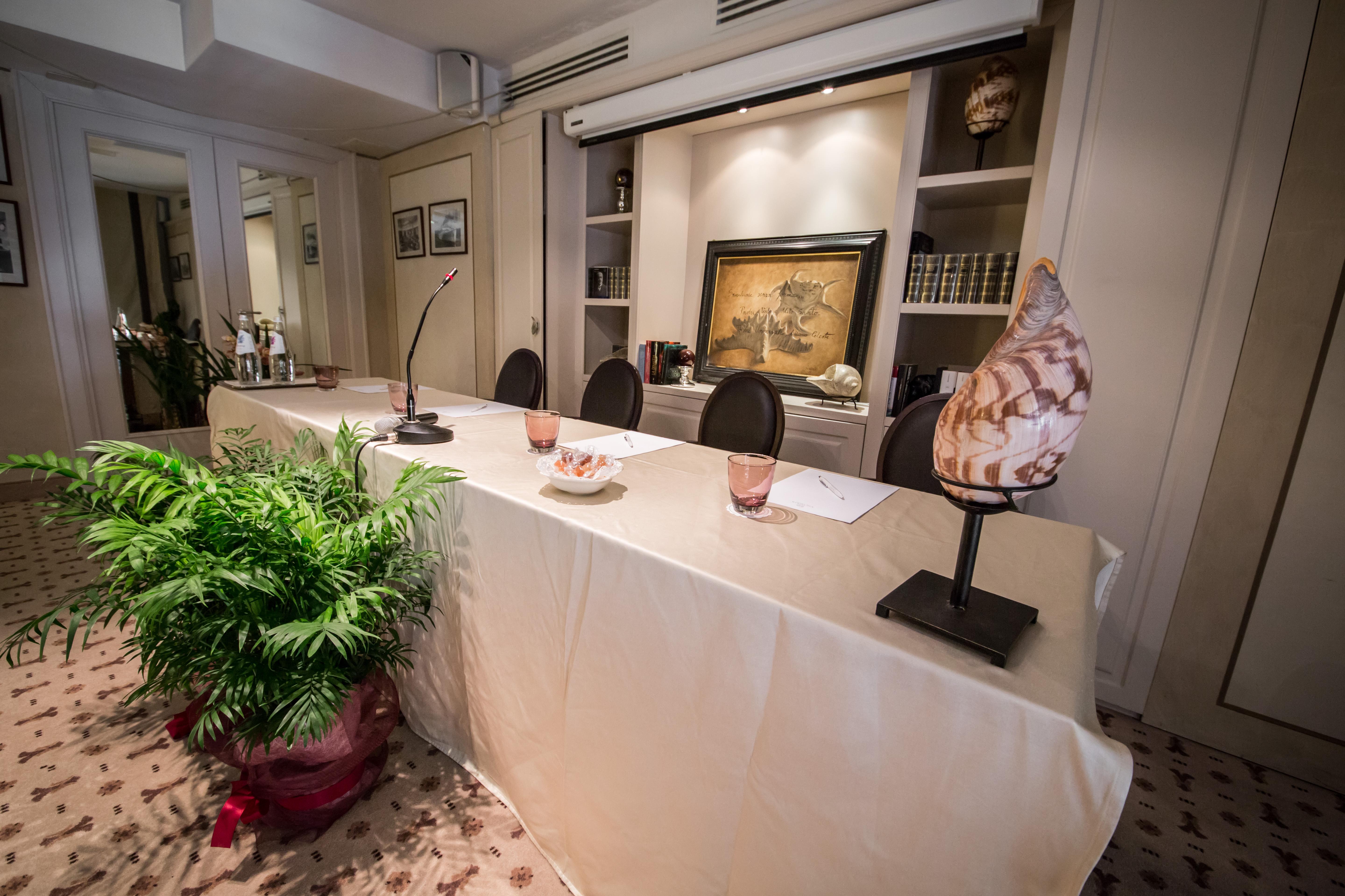 Victoria Hotel Letterario Trieste Esterno foto