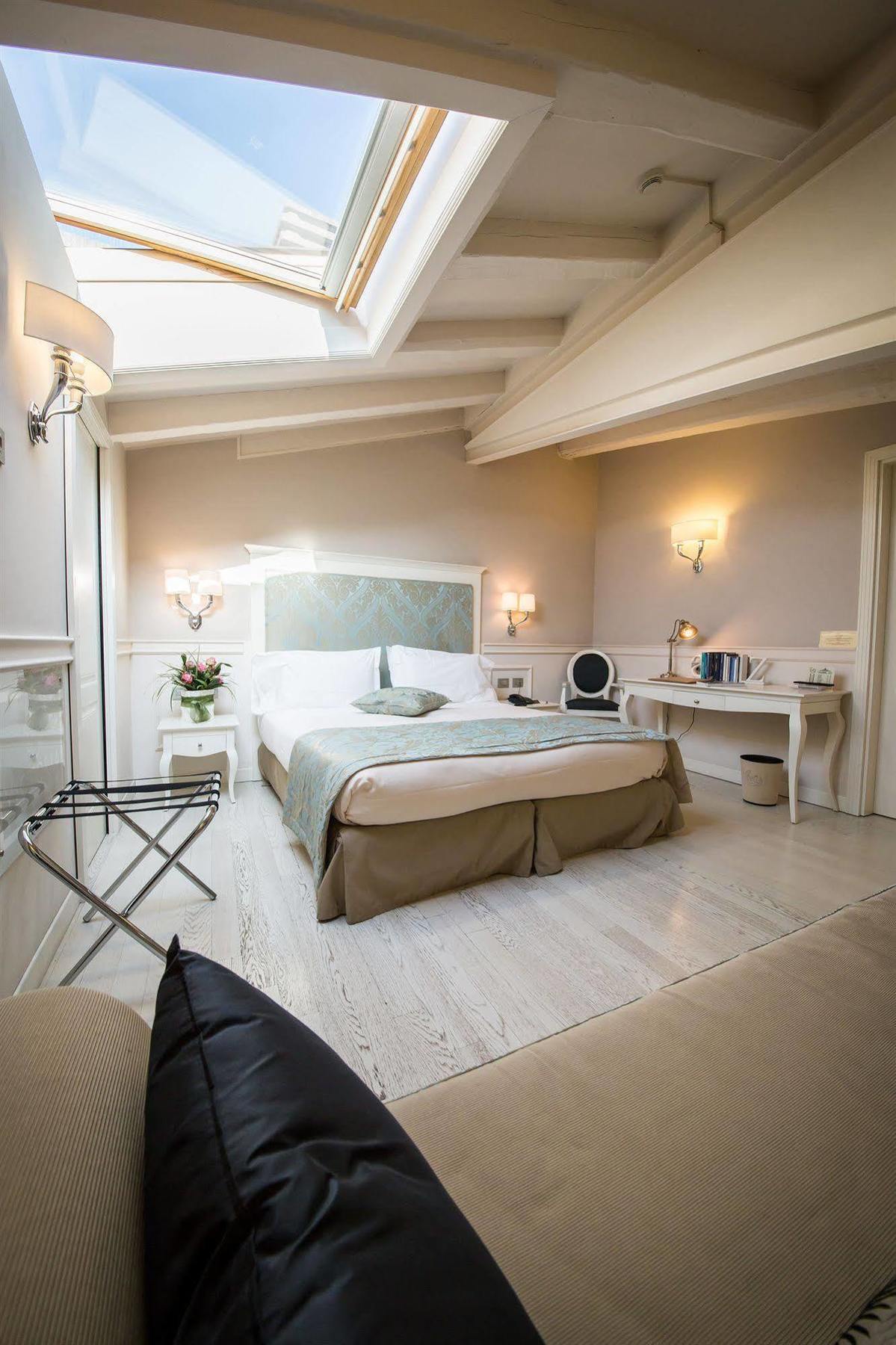 Victoria Hotel Letterario Trieste Esterno foto