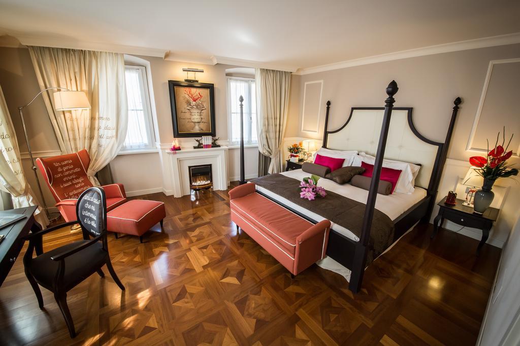 Victoria Hotel Letterario Trieste Esterno foto